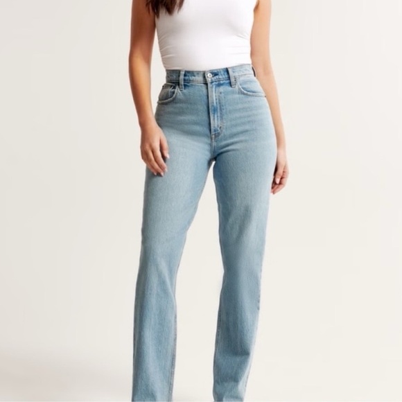 Abercrombie & Fitch Curve Love Ultra High Rise 90’s Straight Jean - Picture 1 of 7